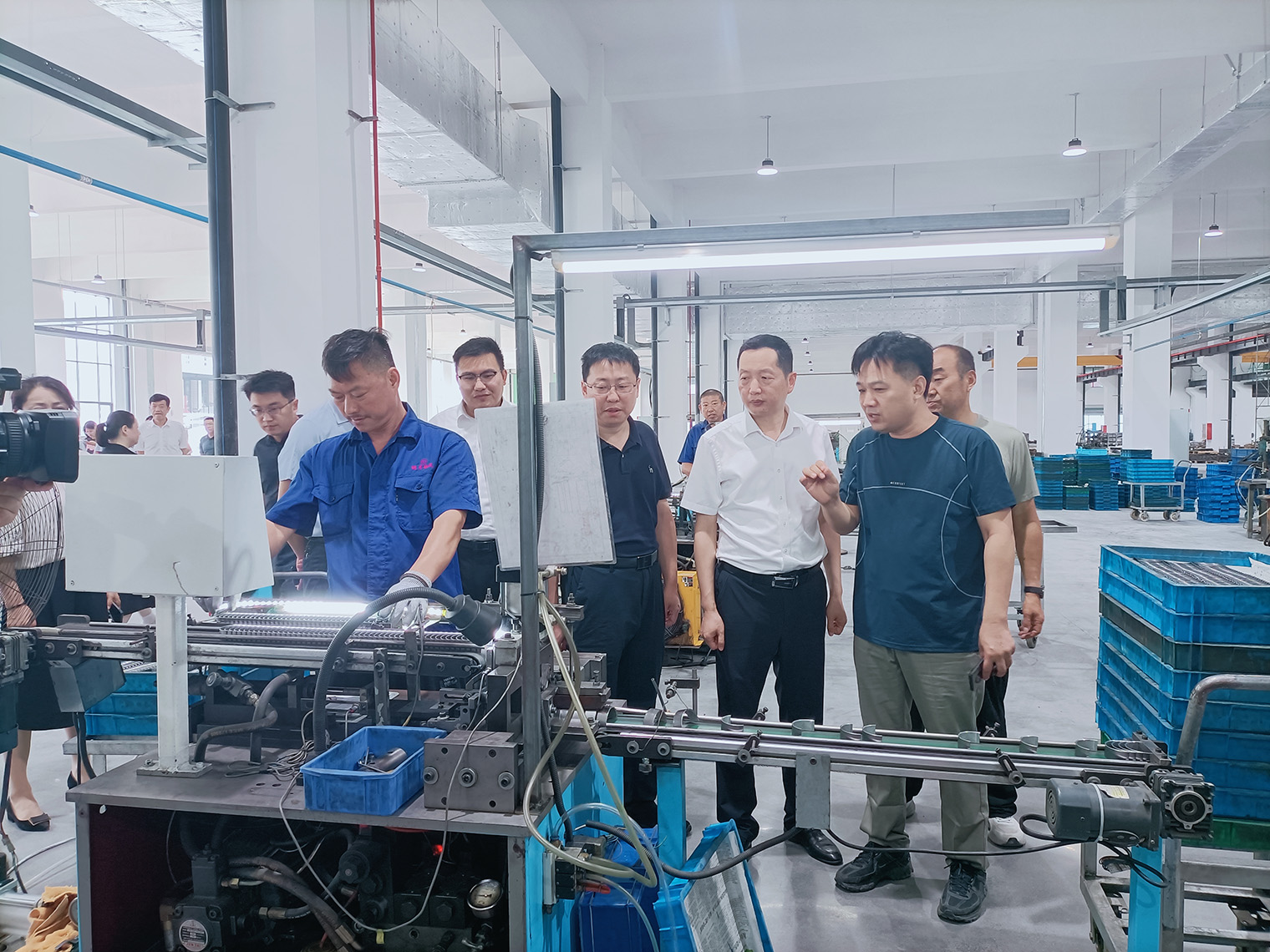 Leaders of Dazhong Sub-district Visit and Inspect the New Factory of Dafeng Mingyue